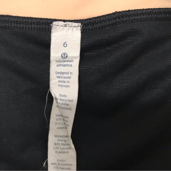 Lululemon short size 6 - Picture 9 of 9